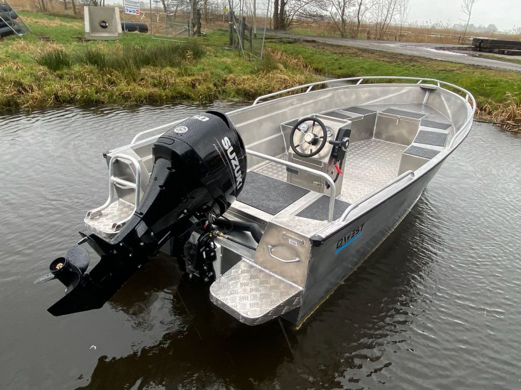 Qwest Marine R500